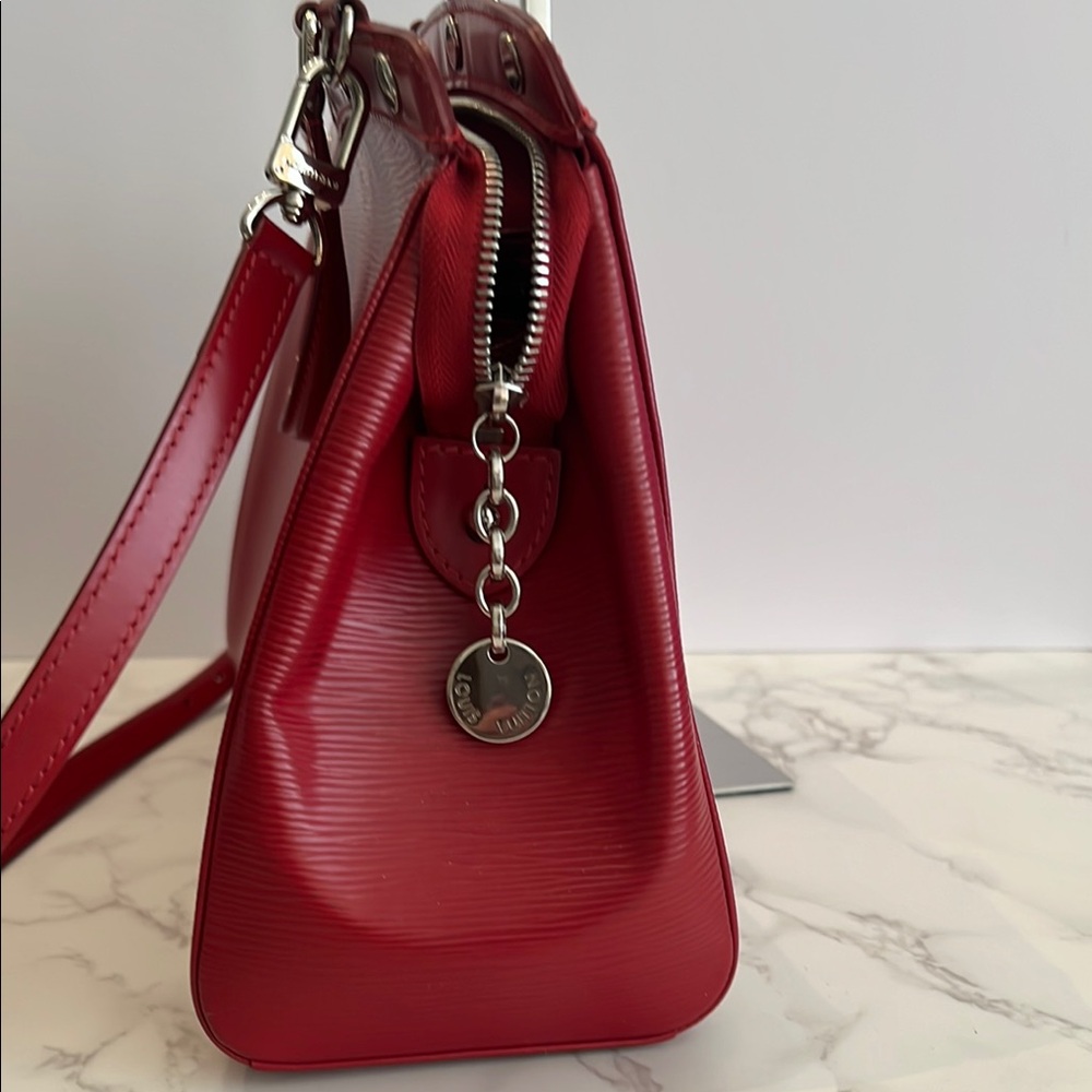Louis Vuitton Red Epi Leather Brea MM Bag - Picture 3 of 9